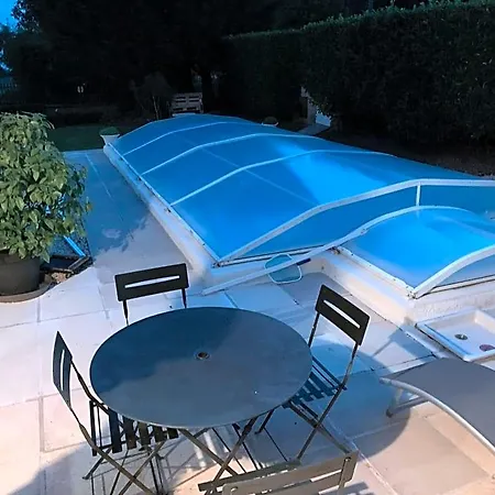 La Costonnerie Bed & Breakfast